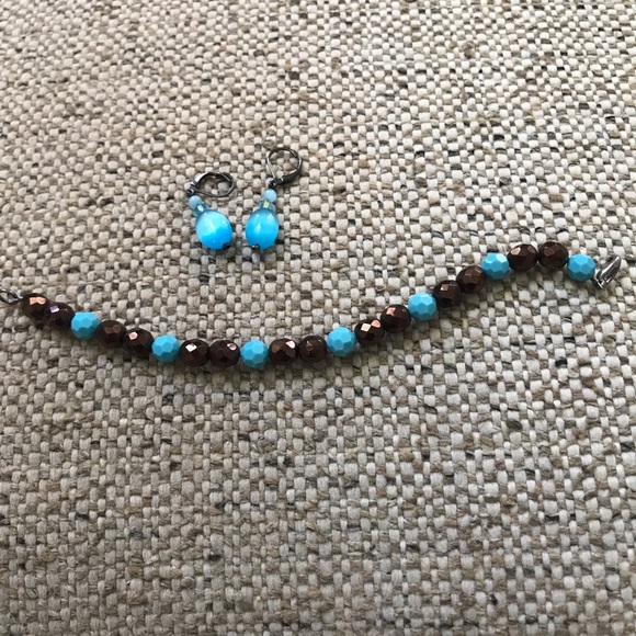 Sorrelli Jewelry - Sorrelli crystal Turquoise drop earrings Sorrelli Jewelry - Sorrelli crystal Turquoise drop earrings